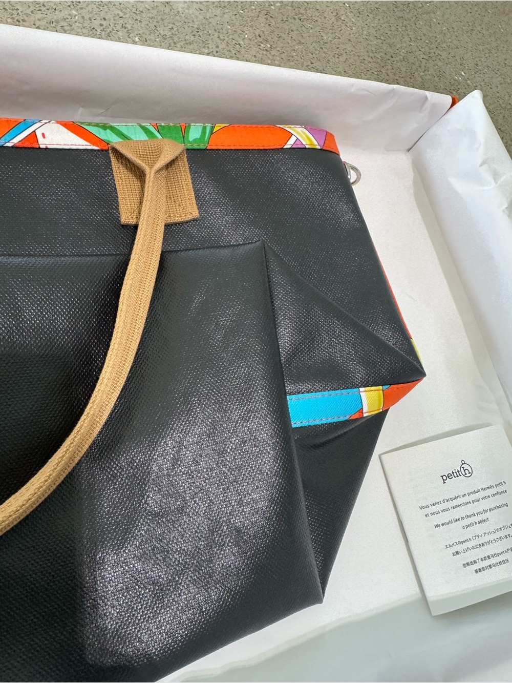 ‘26 Hermes Petit h Wax-Canvas Tote w/ Silk Print Ribbing & Contrast Top Handles - Picture 10 of 16
